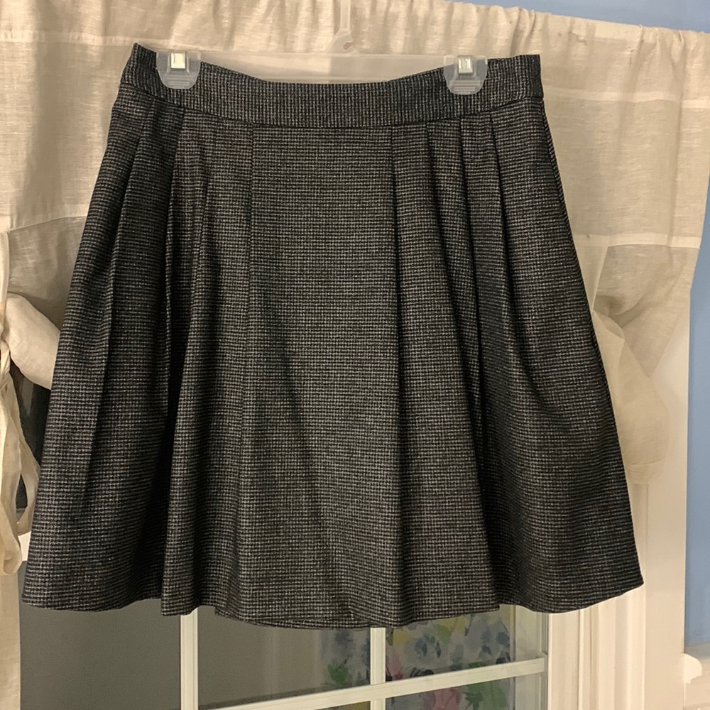 Adorable Banana Republic skirt - EUC - only worn 2 times!